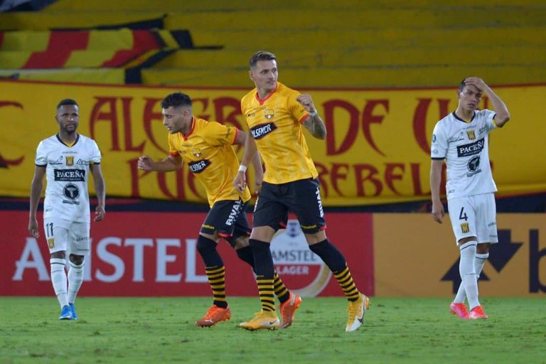 (VIDEO) BAILE MONUMENTAL: BSC goleó a The Strongest y es líder