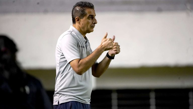 Renato Paiva: “Vamos a jugar igual ante BSC, con cero miedo”