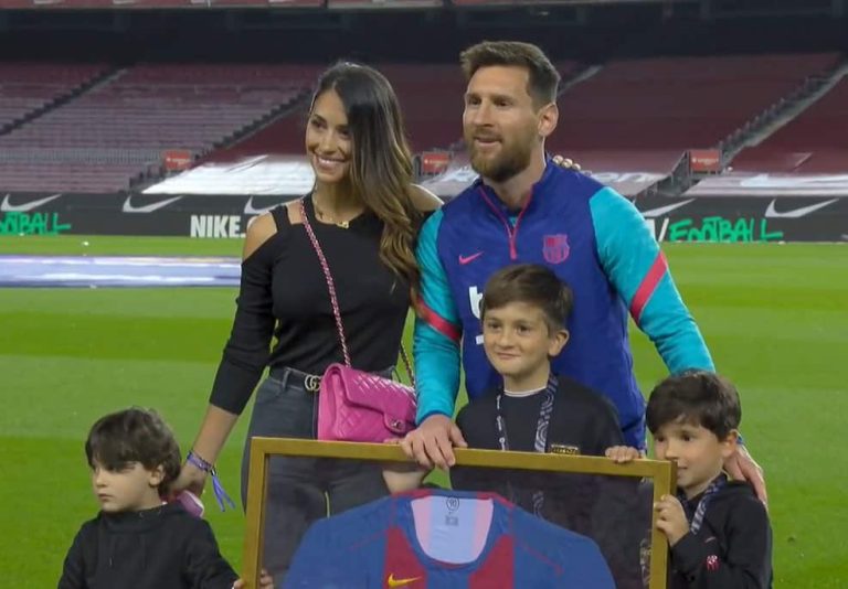 (VIDEO) El homenaje a Messi por ser el jugador con más partidos en el Barça
