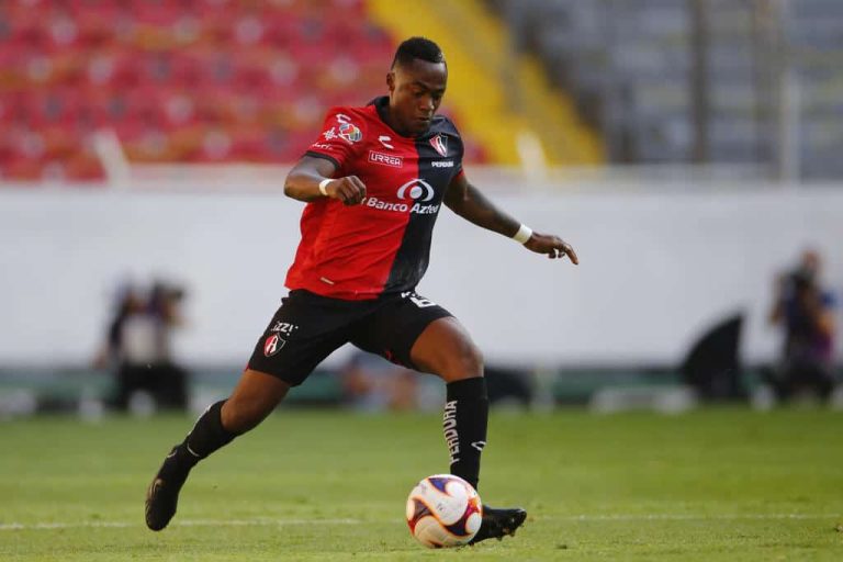 Atlas y América ya negocian la venta de Renato Ibarra