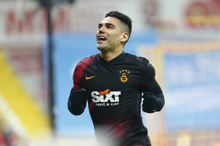 Falcao fue hospitalizado tras sufrir fractura en la cabeza