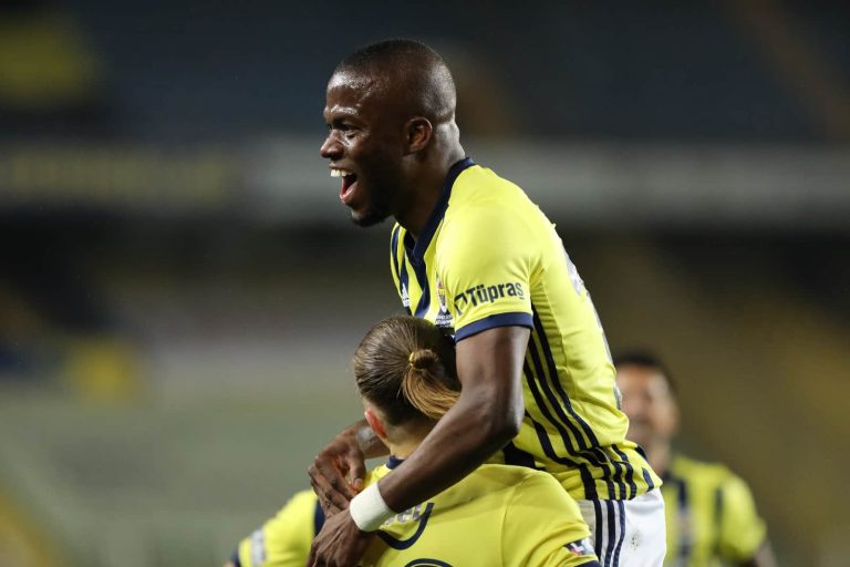 (VIDEO) VOLÓ ‘SUPERMAN’: Doblete de Enner Valencia con el Fenerbahce