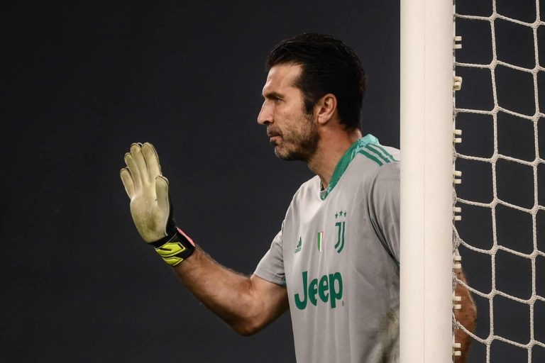 (VIDEO) LO VAN A EXTRAÑAR: Buffon atajó un penal en el Calcio