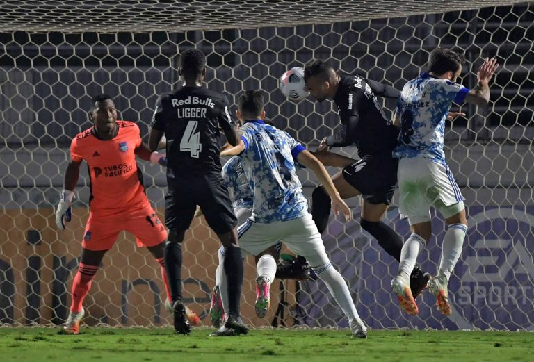 (VIDEO) NO SALIÓ NADA: Emelec cayó ante Bragantino por Sudamericana