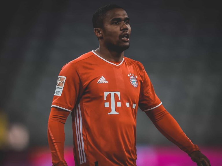 VUELVE A BRASIL: Douglas Costa aceptó la propuesta de Gremio