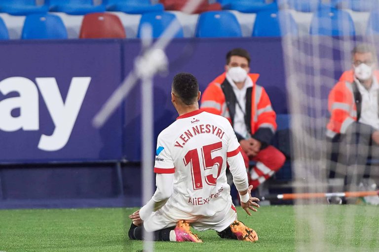 (VIDEO) SE AFERRAN AL MILAGRO: Sevilla ganó al Valencia en la Liga Española