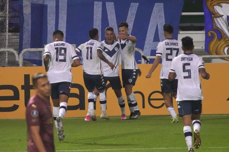 (VIDEO) SE COMPLICA LA CLASIFICACIÓN: LDU perdió ante Vélez en Argentina