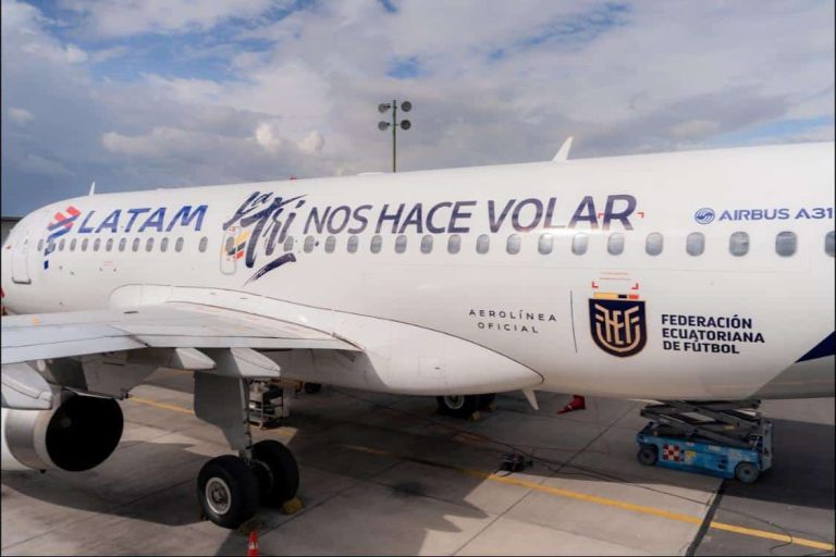 (FOTOS) La TRI ya tiene su avión oficial