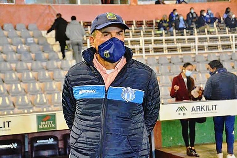 Eduardo Favaro: “El equipo está en formación”