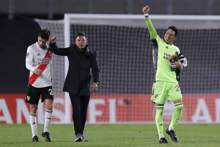 (VIDEO) Con Enzo Pérez en el arco y sin suplentes, ¡River derrotó a Santa Fe!