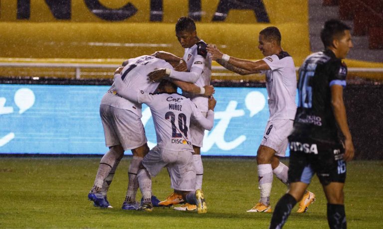 (VIDEO) EN LA AGONÍA DEL PARTIDO: Liga de Quito ganó a Macará y sigue en pelea