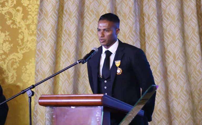 ¿Fin de su carrera? Antonio Valencia ‘colgaría’ los botines