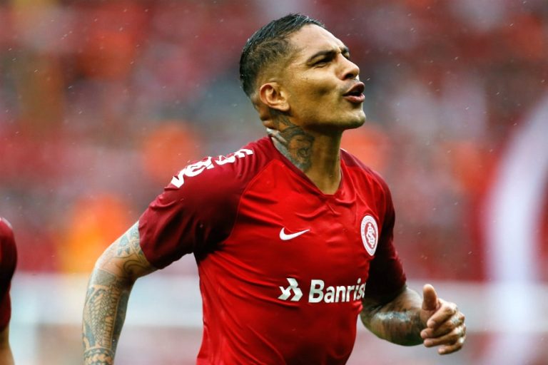 Paolo Guerrero y una noticia que puede acercarlo a Boca