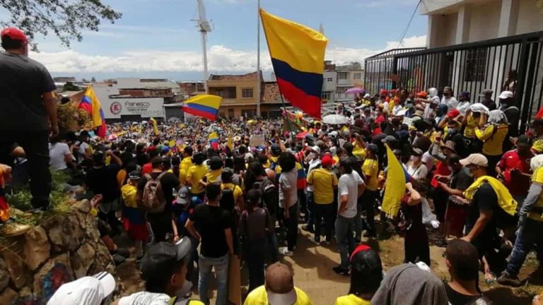 POR LA CRISIS SOCIAL EN COLOMBIA: Tres partidos de torneos CONMEBOL cambian de sede