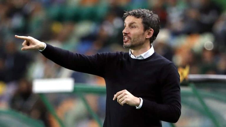 Van Bommel entrenará al Wolfsburgo