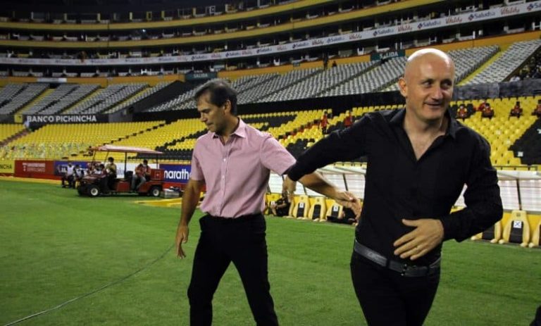 “Tengo respeto e historia con LDU… no dirigiría a Barcelona”