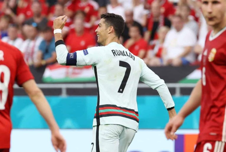 “Cristiano tuvo problemas con sus compañeros, pero marcó 100 goles”