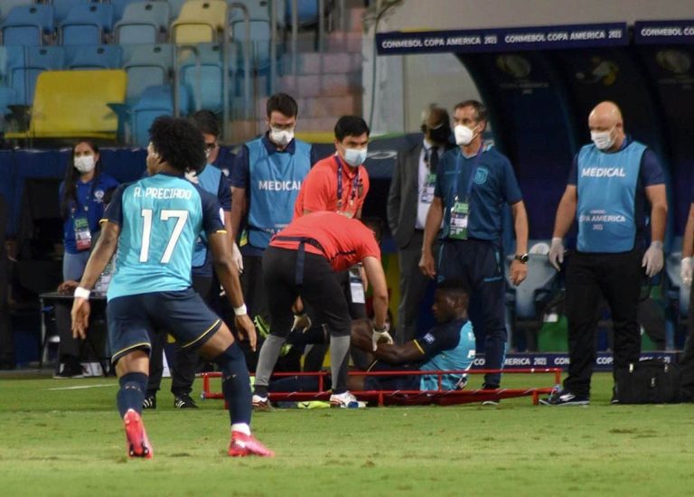 (VIDEO) Moisés Caicedo se lesionó en el 1T…