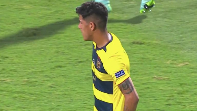 (VIDEO) Hincapié salió entre lágrimas tras el empate vs. Perú