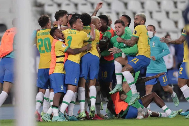 (VIDEO) EN EL ÚLTIMO MINUTO: Brasil remontó ante Colombia
