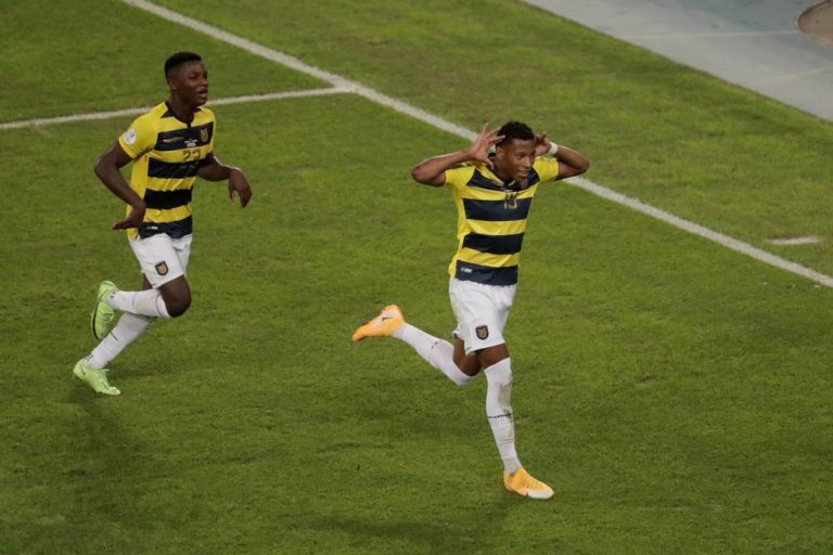 Gonzalo Plata, baja de última hora Vs. Perú