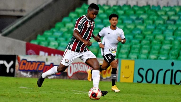 Juan Cazares iría al fútbol de Ucrania