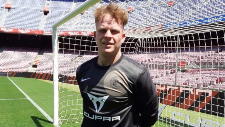 El hijo futbolista de Koeman habla sobre la situación de su padre