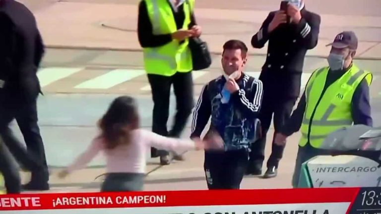 (VIDEO) Emotivo recibimiento de Antonela a Messi