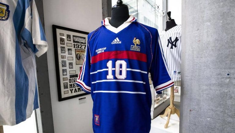 85.000 euros por una camiseta de Zidane del Mundial del 98