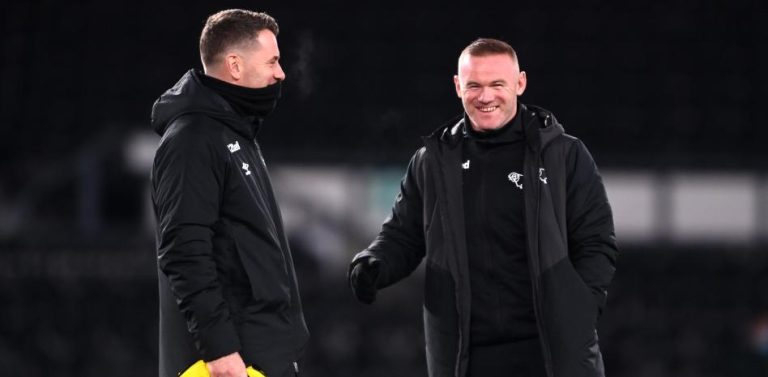¡Rooney lesiona de gravedad a uno de sus jugadores entrenando!