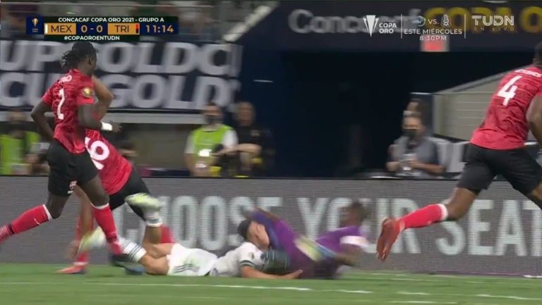 (VIDEO) La escalofriante lesión de Hirving Lozano en México vs. Trinidad y Tobago