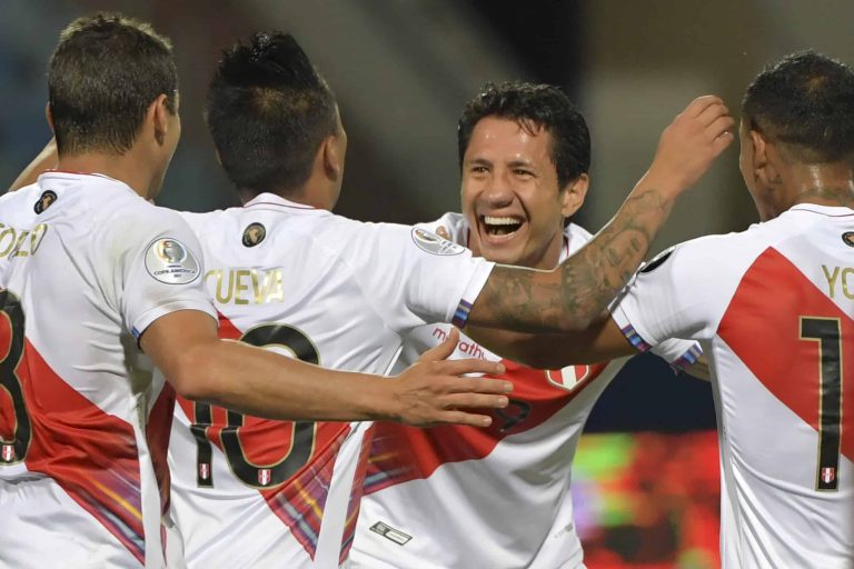 (VIDEO) MUCHOS GOLES Y EXPULSADOS: Perú venció en penales a Paraguay