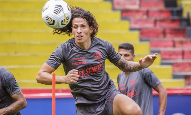 Riveros sí jugaría el Clásico