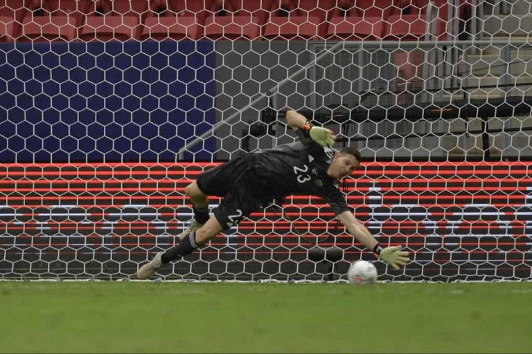 En Colombia piden que Emiliano Martínez no juegue la final de la Copa América