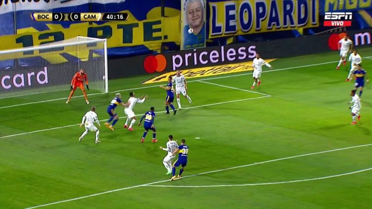 (VIDEO) VAR anuló gol a Boca Juniors por una falta insólita