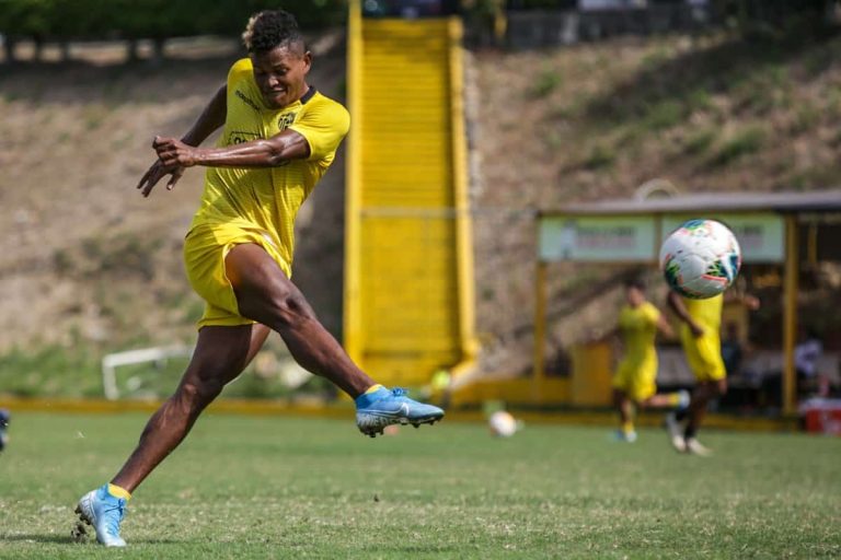 Alexander Bolaños jugará en la Serie B