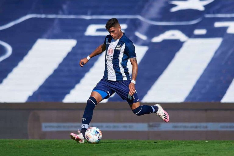 Talleres compró un 15% adicional del pase de Piero Hincapié