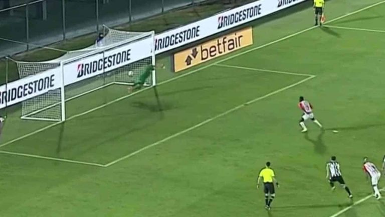 (VIDEO) Martínez Borja erró un penal y Junior quedó eliminado