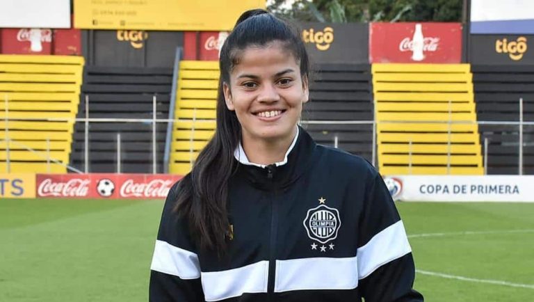 Polémica por regalo que recibió una futbolista paraguaya tras ser MVP