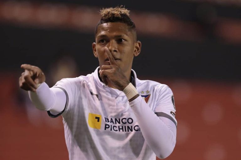 (COMUNICADO) SERÁ OPERADO: Billy Arce sufrió un accidente de tránsito