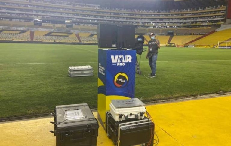 Árbitros para el Clásico entrenarán con el VAR y concentrarán desde hoy