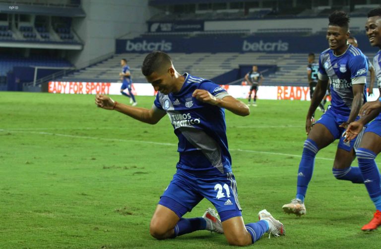 (VIDEO) CON UNO MENOS: Emelec goleó a Macará en casa