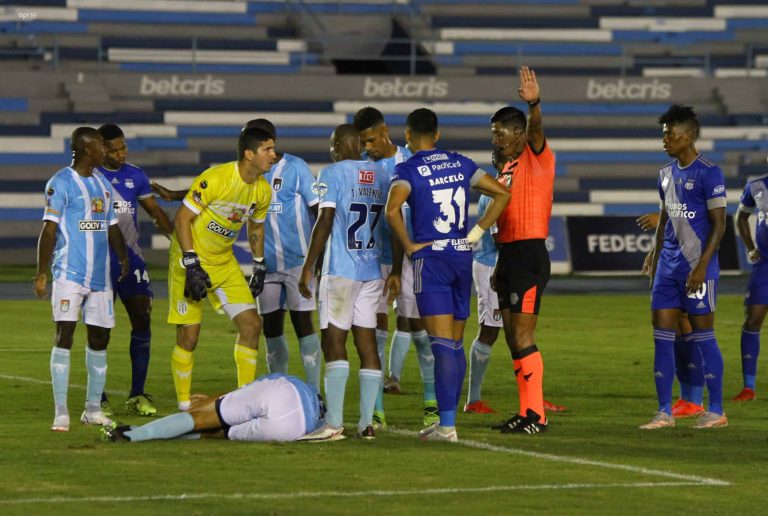 DE LA MANO DEL ’10’ AZUL: Emelec rescató el empate ante el 9 de Octubre