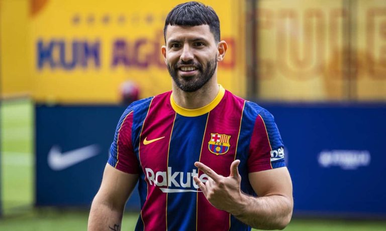 Post Messi: Piqué pidió la 10 de Barcelona para Agüero