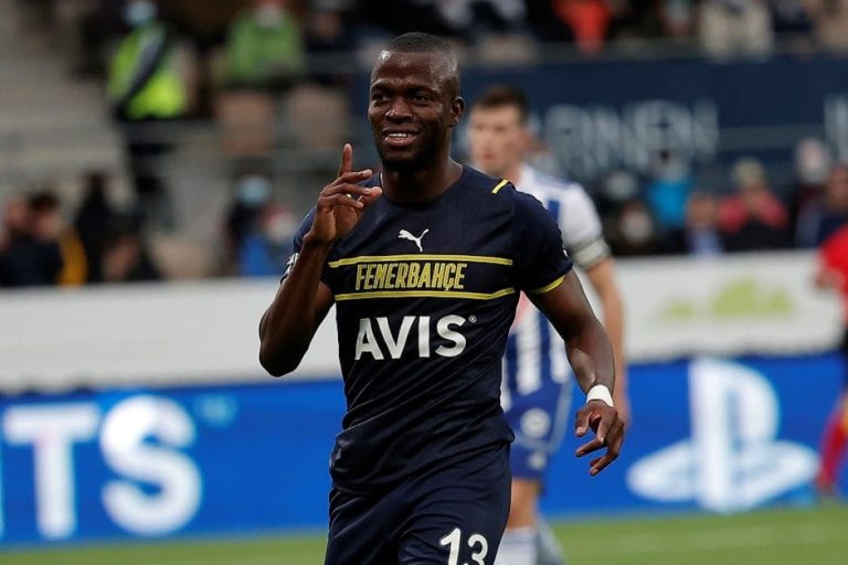 (VIDEO) Noticia Banco Guayaquil: Triplete de Enner Valencia en la Europa League