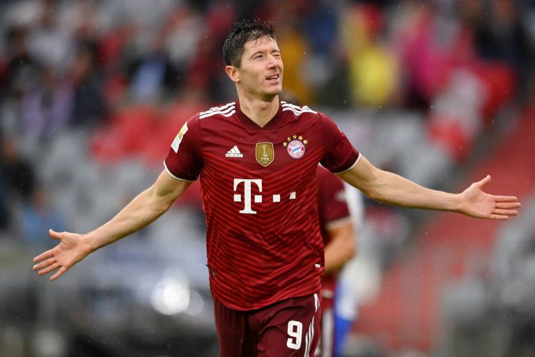 (VIDEO) 300 GOLES EN BUNDESLIGA: Hat trick de Lewandowski en goleada del Bayern
