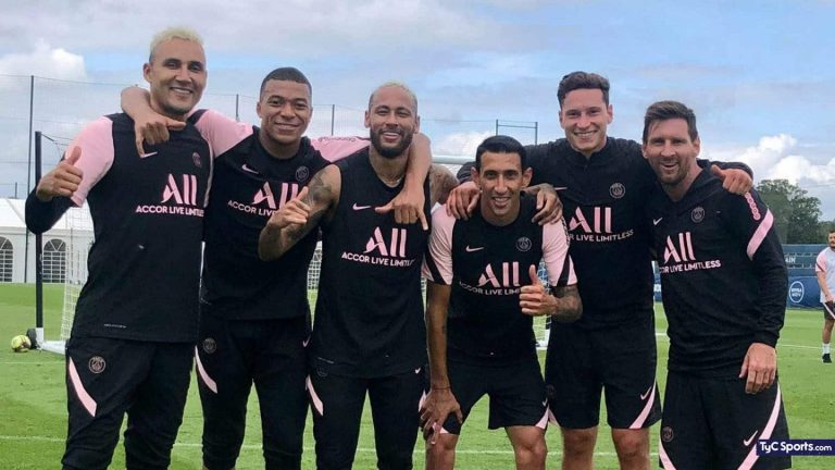 (VIDEO) Messi se luce en la práctica del PSG