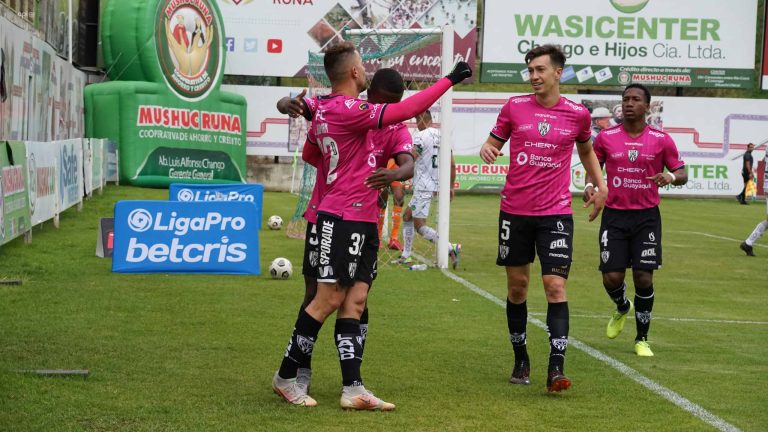 LA LEY DEL EX: IDV ganó con doblete de Bauman al Mushuc Runa
