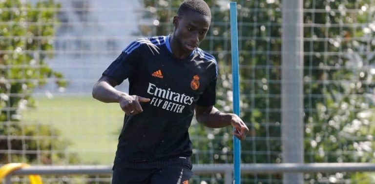 Juventus se fija en Mendy