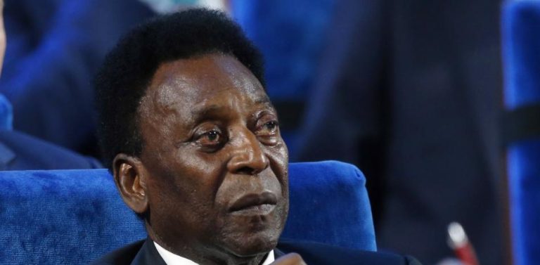 Pelé vuelve a ser ingresado en la UCI